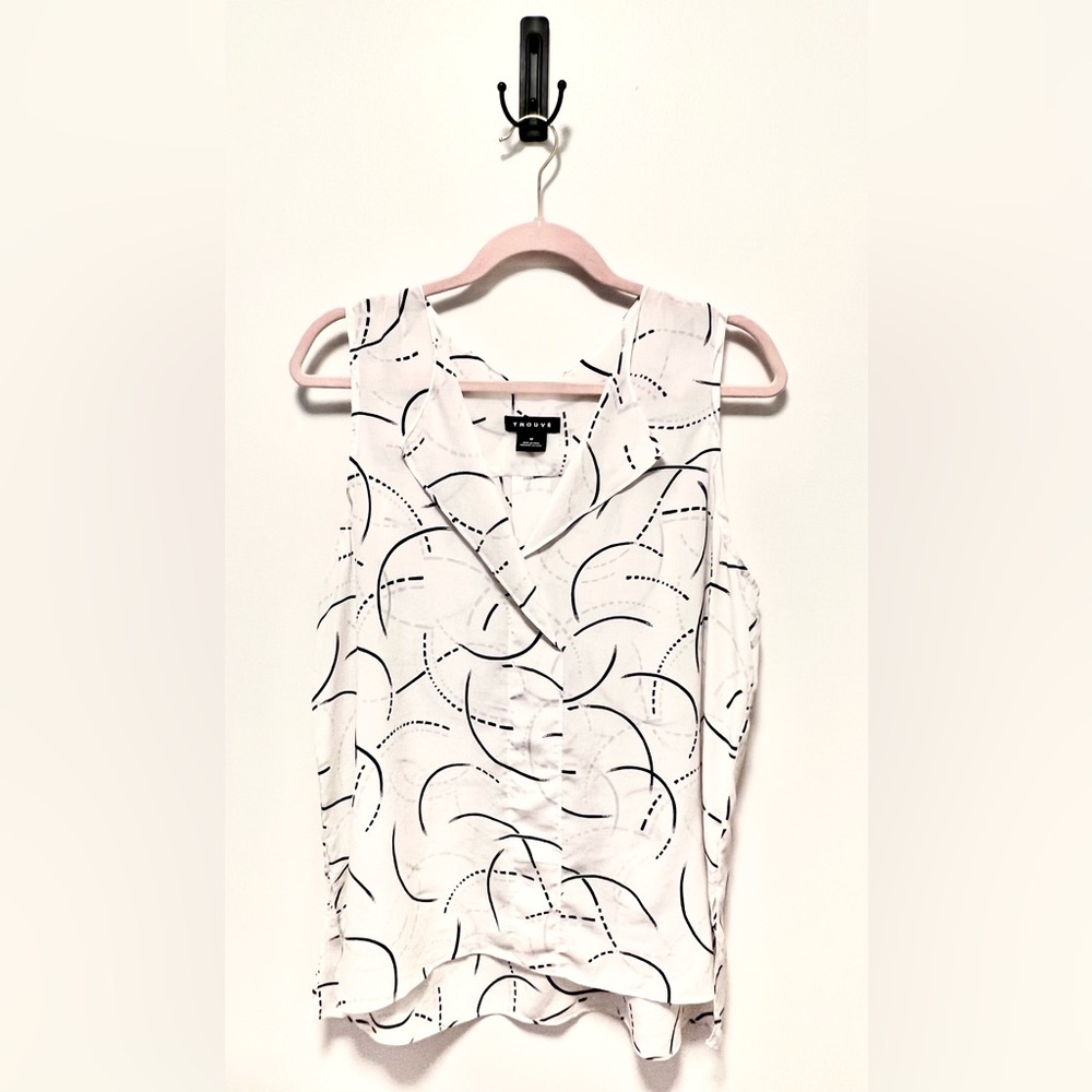 TROUVÉ BRAND🌟 ~ Women’s Top: V-Neck Tank Top ~ 100% SILK!!✨ (Size: Medium)🎁💝